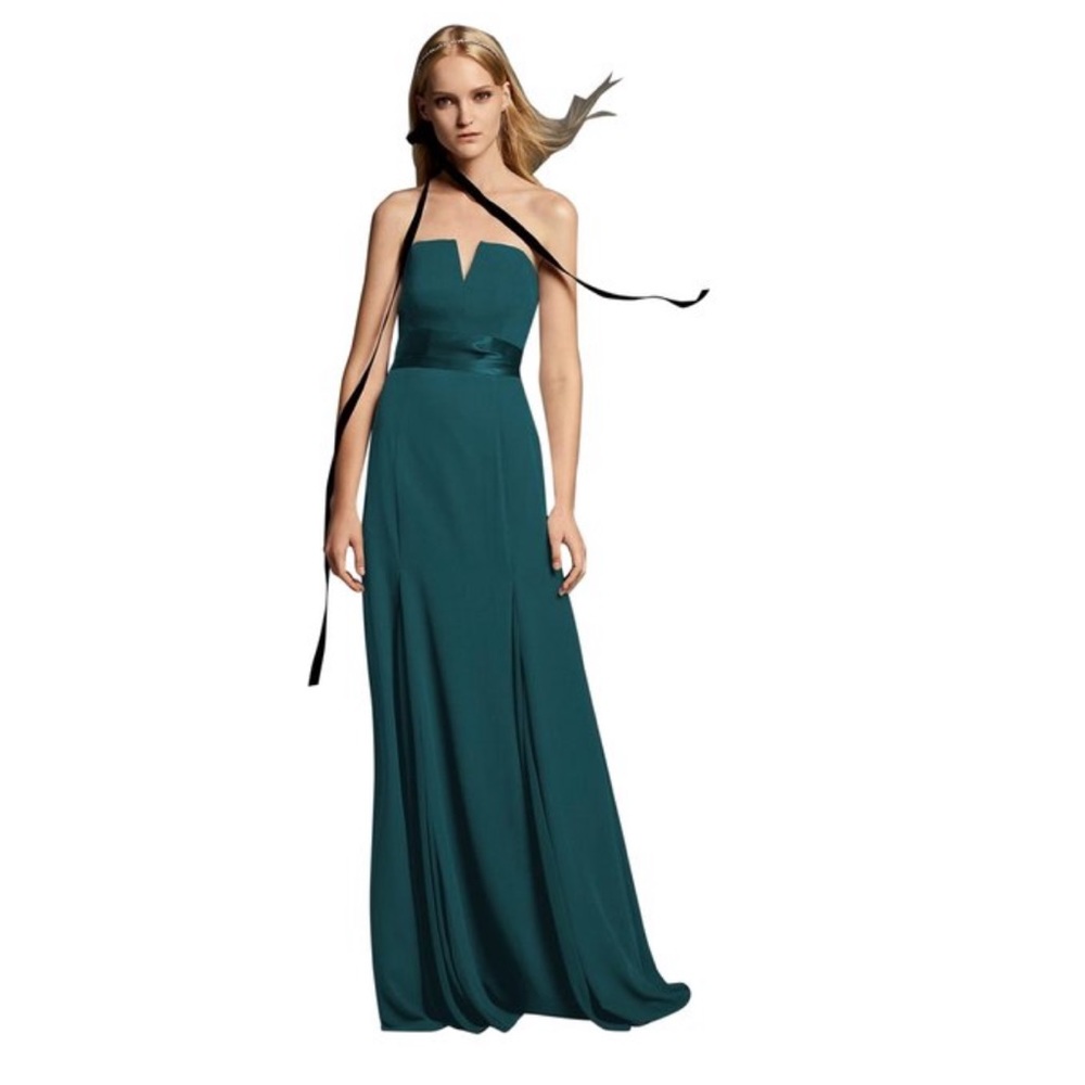 White by Vera Wang David’s Bridal V-wire Crepe Mermaid Bridesmaid Formal Dress